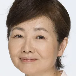 角替和枝 飾演 Mrs. Kawamura