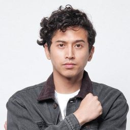 羅伊·桑科諾 - Hamka & Siti Raham Vol. 2演員 飾演Rusydi