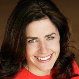 林賽·柯林斯 飾演 Self