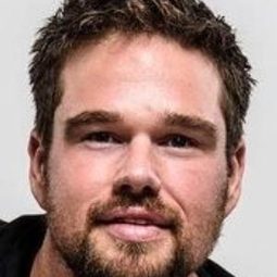 Klas Wiljergård 飾演 David