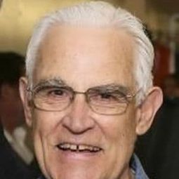 Bernard Lloyd 飾演 Professor McFall