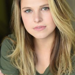 Katerina Eichenberger 飾演 Jules Hansley