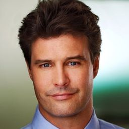 大衛·夏瑞丹 飾演 Limo Driver