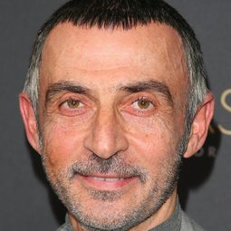 尚恩·托柏 - 鐵甲奇俠 3演員 飾演Ho Yinsen