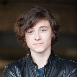 崔斯坦·雷克·勒布 - 豁出去清單演員 飾演Les