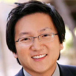 岡政偉 - FWB 好友萬萬睡演員 飾演Darin Arturo Morena