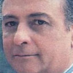 Michel Berto 飾演 Torti