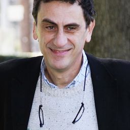 Pietro De Silva 飾演 Medico