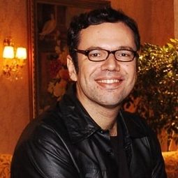João Emanuel Carneiro - 上帝是巴西人編劇