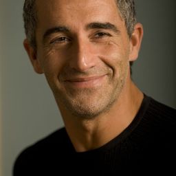 Jordi Díaz 飾演 Doctor