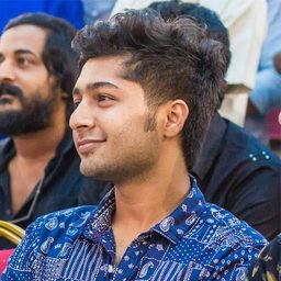 Shebin Benson 飾演 Swetha's Boyfriend