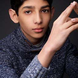 Diego Lucano 飾演 Jose