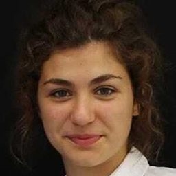 Elisabeth Wabitsch 飾演 Paula