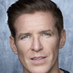 Philip Brodie - 捉魂鏡演員 飾演Charles