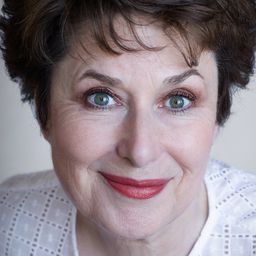 Marilyn Cutts 飾演 Jack's Mother