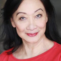 陳婷 飾演 Sandra Lee