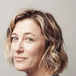 維萊莉亞‧布魯尼‧妲典斯姬 - 房子演員 飾演