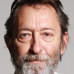 萊諾·紐頓 飾演 Kevin