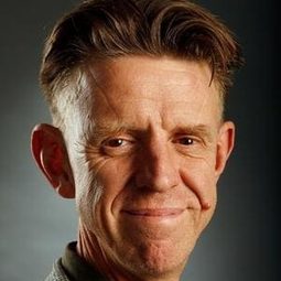 亞歷·寇克 飾演 Self