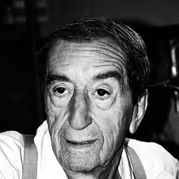 路易斯·昆卡 - Grandes ocasiones演員 飾演Abuelo