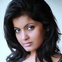 芮瑪·德布納斯 飾演 Phuljhadiya
