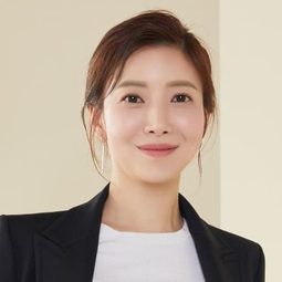 尹世雅 飾演 Se-na