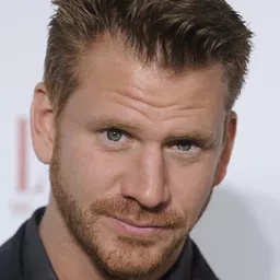 戴許·米霍克 飾演 Officer Keogh