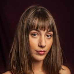 艾雅·克魯絲 - 我的巨人弟弟演員 飾演Maria