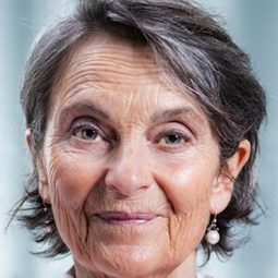 Suzanne Reuter - Agnes Cecilia - En sällsam historia演員 飾演Carola