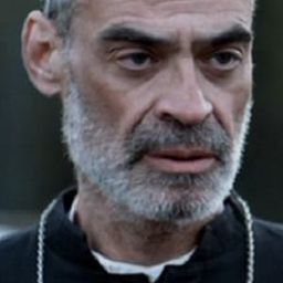 Earl Pastko 飾演 Bartender