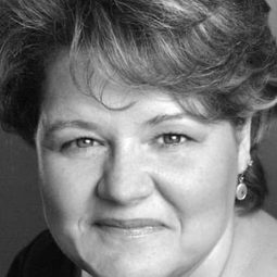 Maria Zifchak - I Puritani演員 飾演Enrichetta di Francia