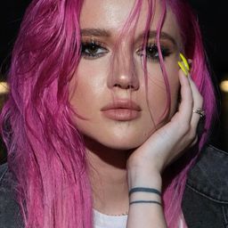 Maria Tichinskaya - 阿諾拉演員 飾演Dasha