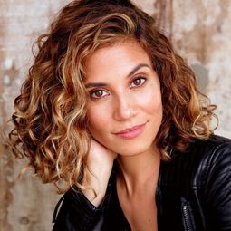 梅麗娜·利澤特 - 法式三角戀演員 飾演Roma