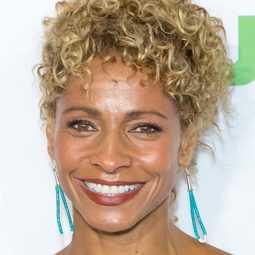 蜜雪兒·赫德 - 真的狠愛你演員 飾演Carol