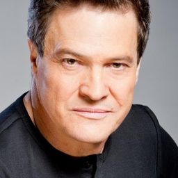 Pedro Mari Sánchez 飾演 Ontiveros