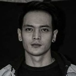 Haru Sandra 飾演 Wicak