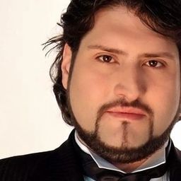 Nicola Alaimo 飾演 Paolo Albani