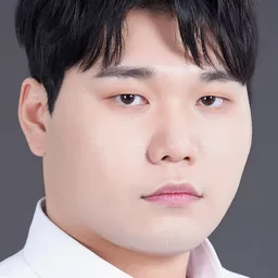 Jang Jae-hyeon 飾演 Min-seok