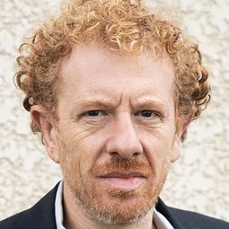 Sharif Andoura 飾演 Xavier, le mari d'Alice