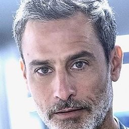 瑞茲·迪根 - 阿瑪菲豔陽天演員 飾演David