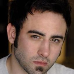 Justin Isfeld - Sticks & Stones演員 飾演Joey Finley