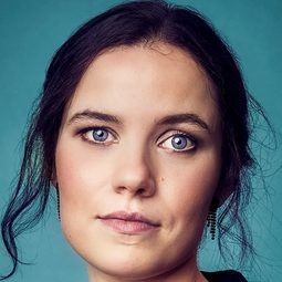 Zara Devlin - 血色羔羊演員 飾演Tabatha