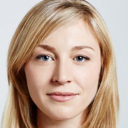 茱麗葉·瑞蘭斯 - 愛無止境演員 飾演Rebecca