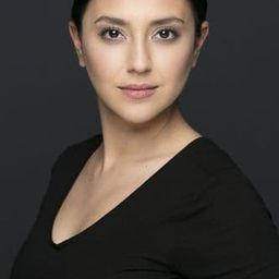 Ayça Koptur - 誰家女婿演員 飾演Gülşah'ın İş Arkadaşı