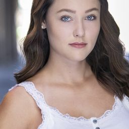 梅根·伊莉莎白·凱莉 飾演 Christine Cobb