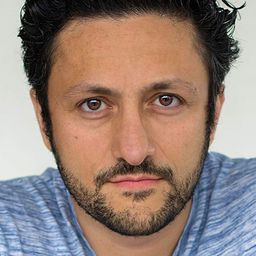 Abbas Shirafkan - 網中蜘蛛演員 飾演Abductor #2