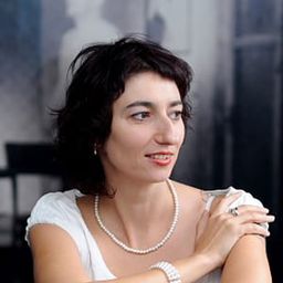 Simona Babčáková 飾演 