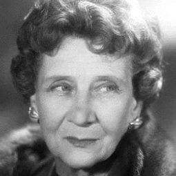 Sylvie - 舞會請帖演員 飾演Gaby - La maîtresse de Thierry