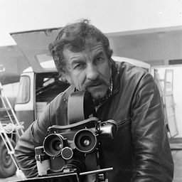 Ozualdo Ribeiro Candeias - 紅光劫匪演員 飾演Criminoso da Praça da República