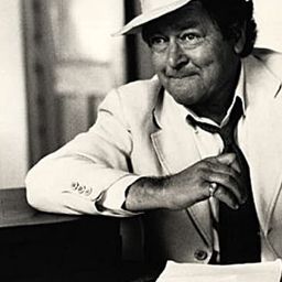 John Ewart 飾演 Turner